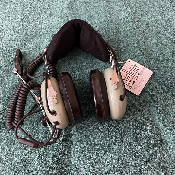 New David Clark H10-76 Headset - Picture 1 of 3